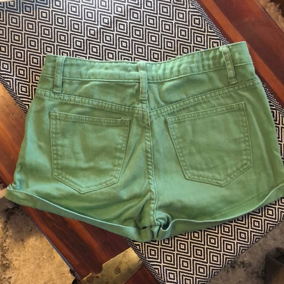 Adam Levine high waisted shorts - Picture 3 of 4